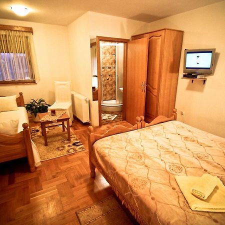 Jasenovac Kod Ribica B&B 외부 사진