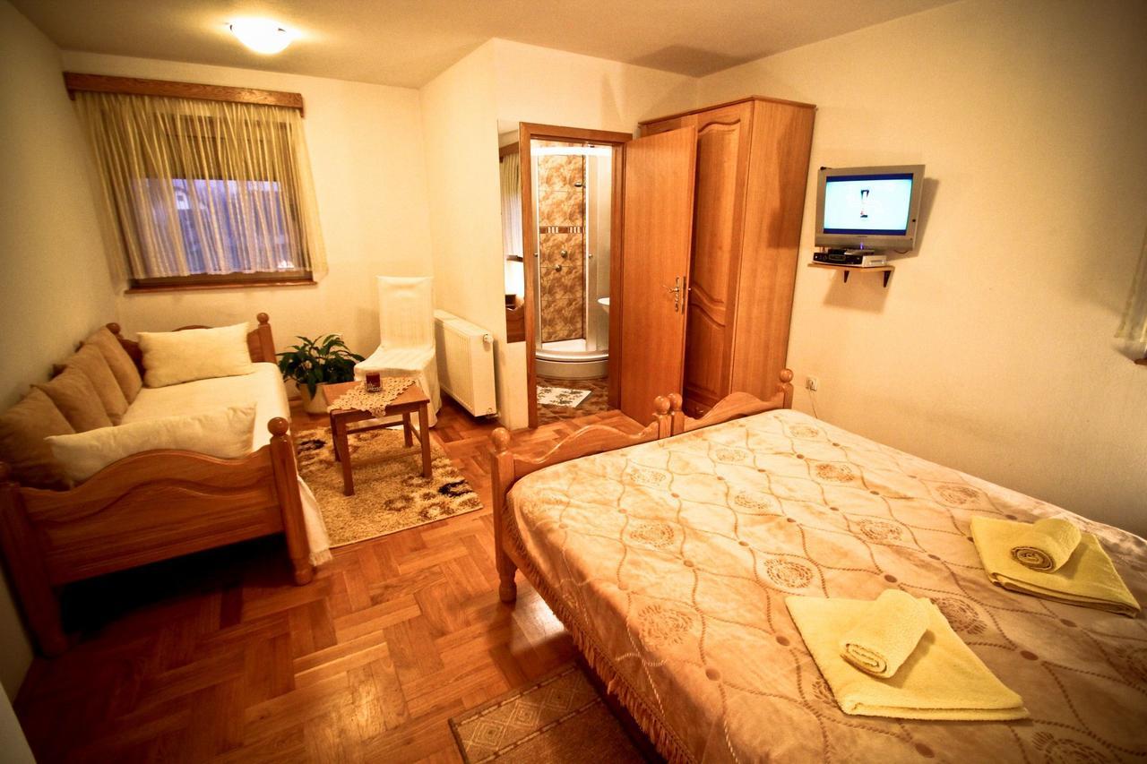 Jasenovac Kod Ribica B&B 외부 사진